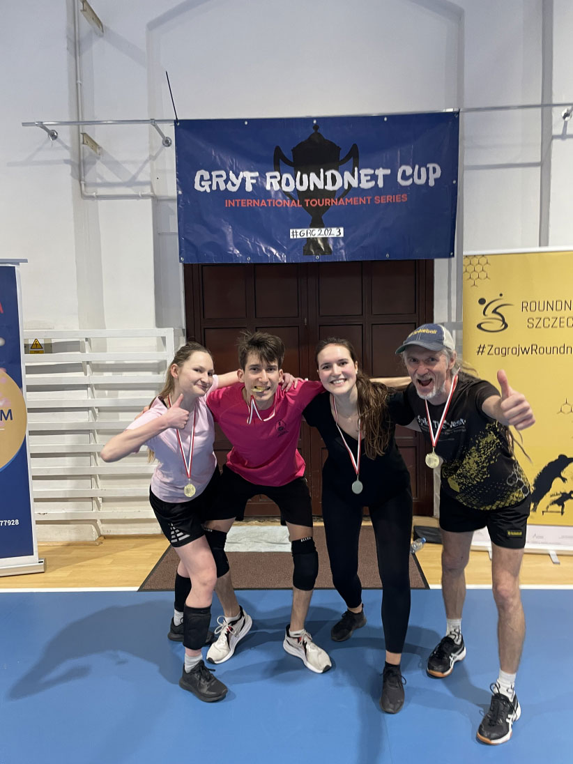 Na zdjęciu widać zwycięską drużyne turnieju.