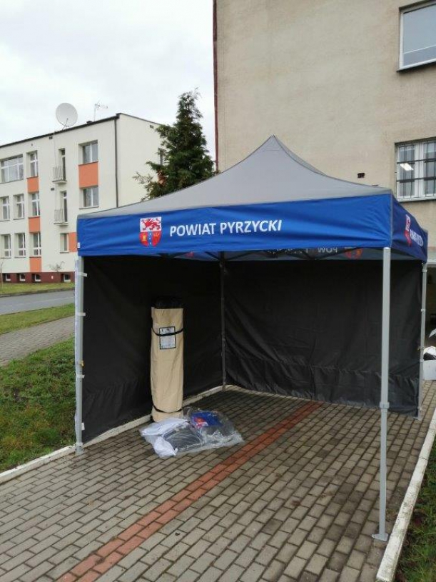 namiot reklamowy rozłozony