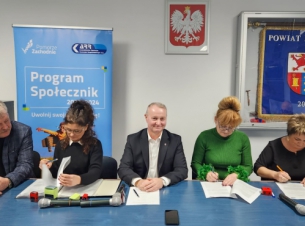 podpisanie umów z Programu Społecznik