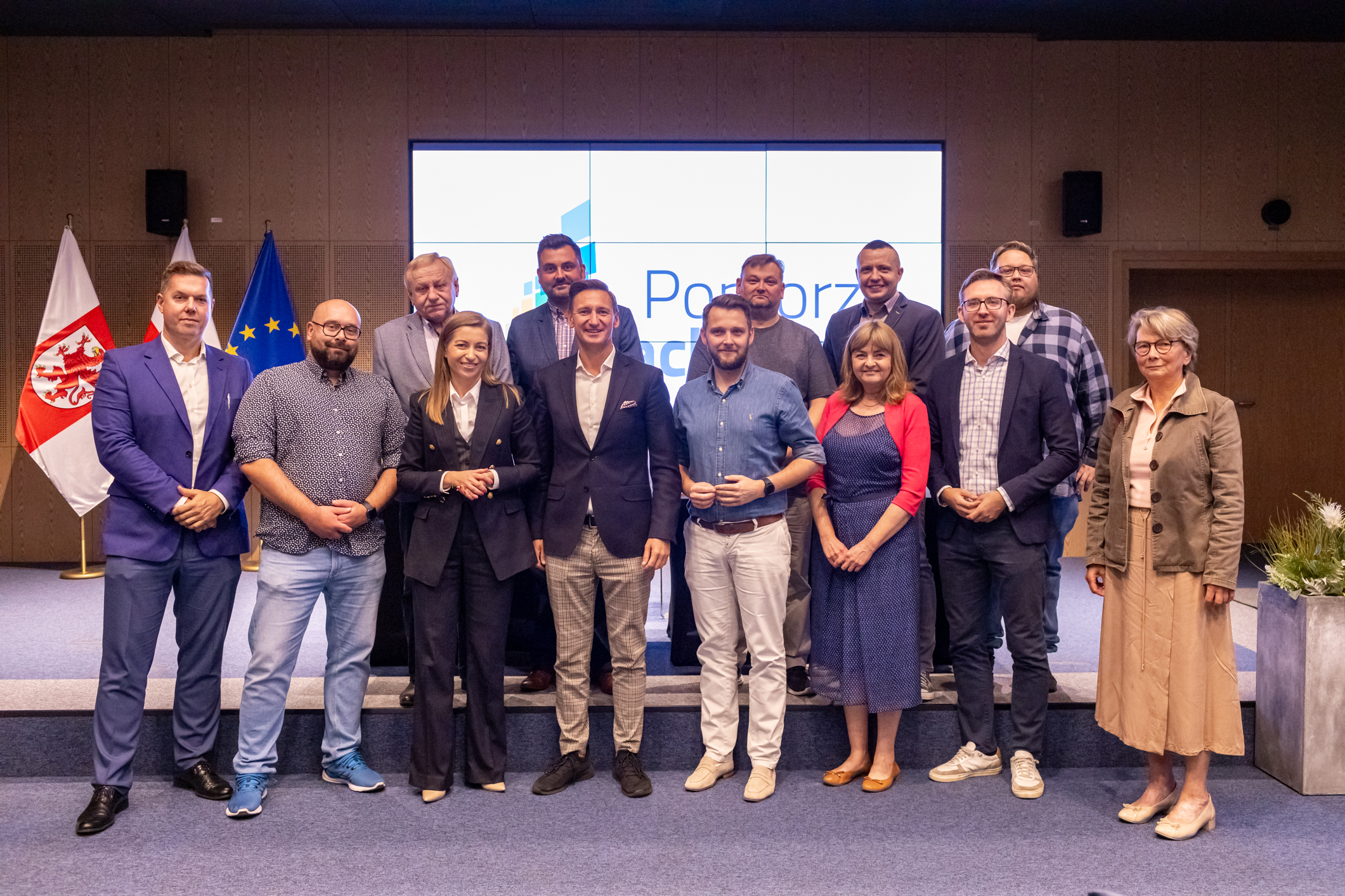 zdjęcie grupowe uczestników spotkania 